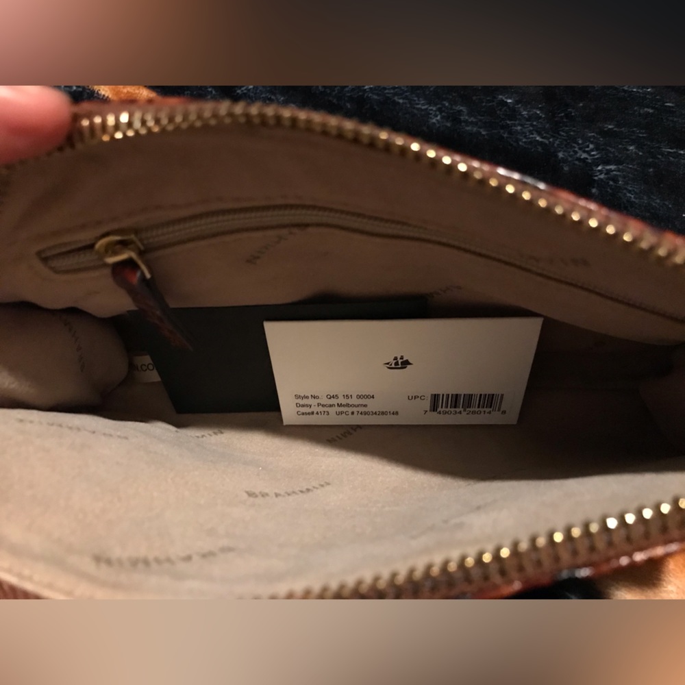 Nwot Brahmin Daisy-Pecan Melbourne Wristlet - Picture 7 of 9